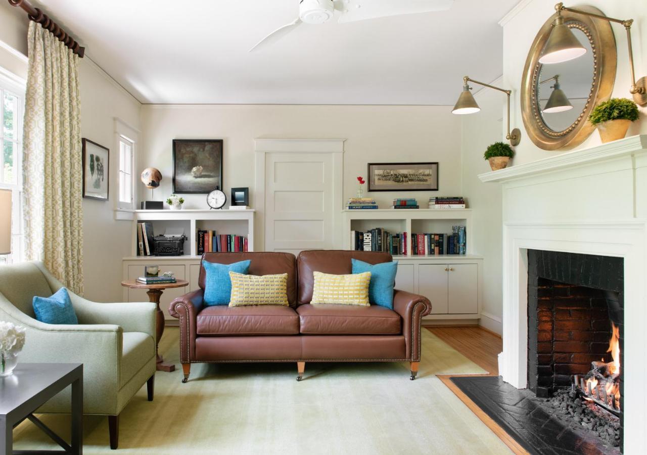 Oakhurst Inn At The University 샬러츠빌 외부 사진