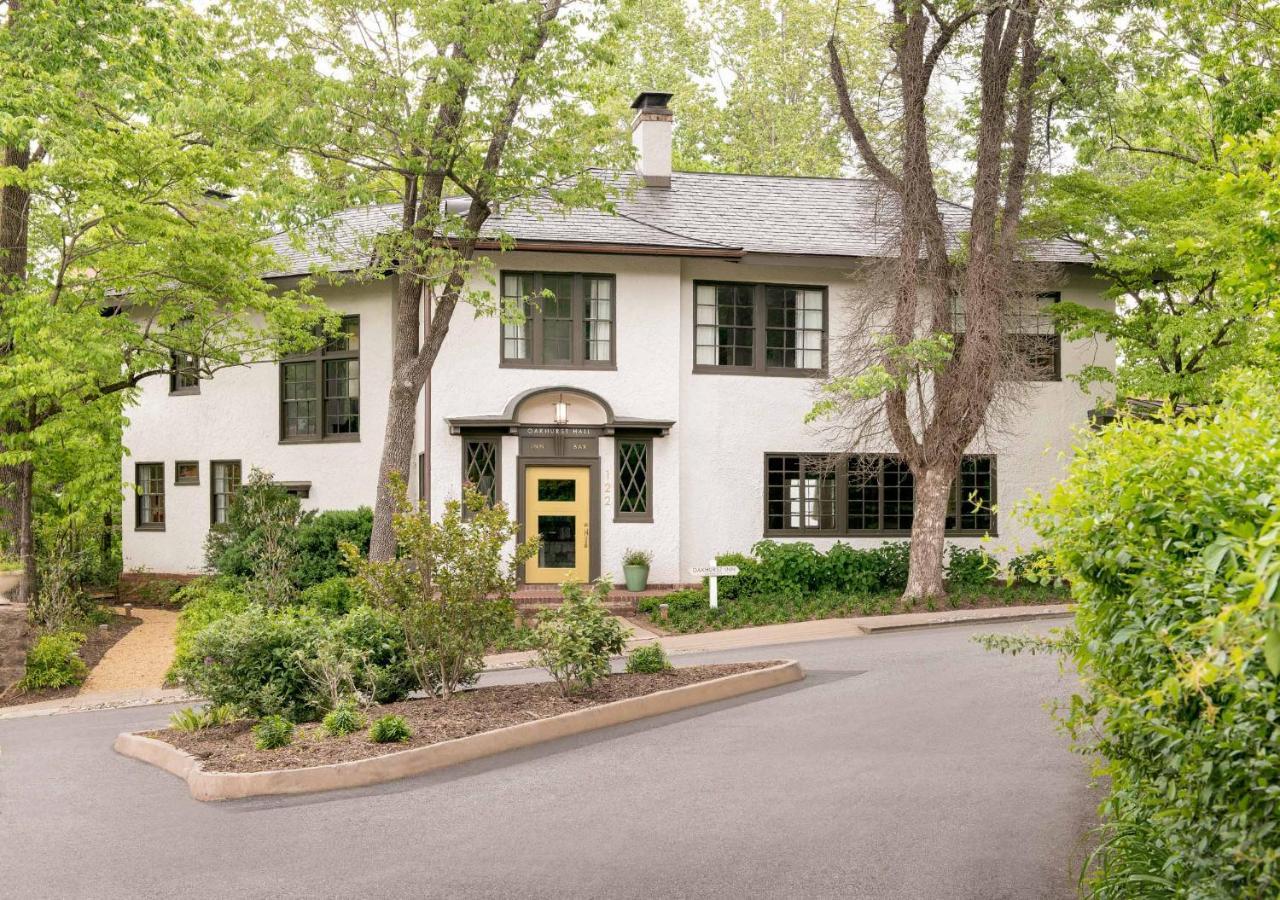 Oakhurst Inn At The University 샬러츠빌 외부 사진